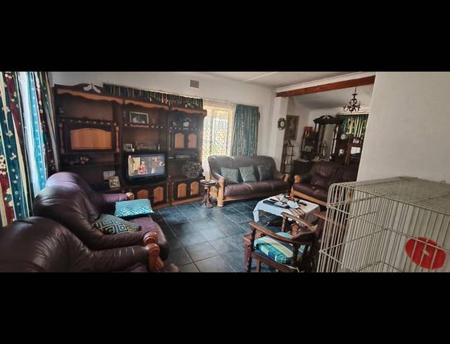 5 BEDROOM HOUSE FOR SALE IN PRETORIA GARDENS